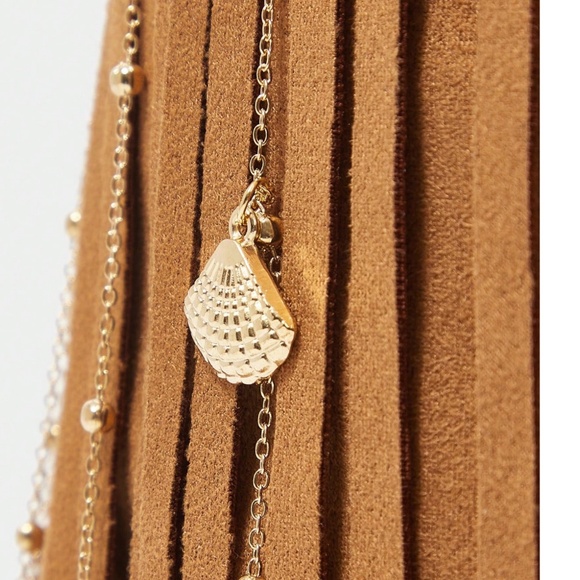 Western Vegan Suede Chain Detail Tassel Fringe Detail Tote Bag - Picture 7 of 9